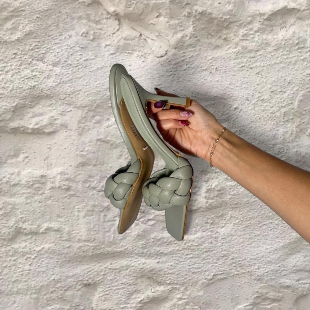 High heel mule